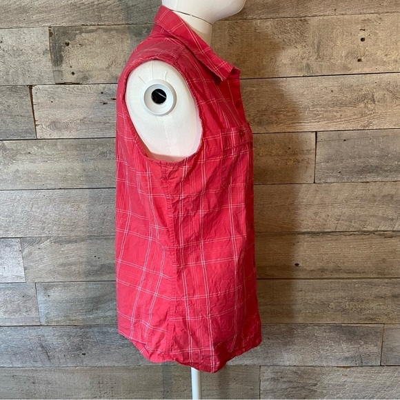 🛍️3/$30 Cabela’s women’s  plaid button up‎ sleeveless top in size small - Picture 4 of 9